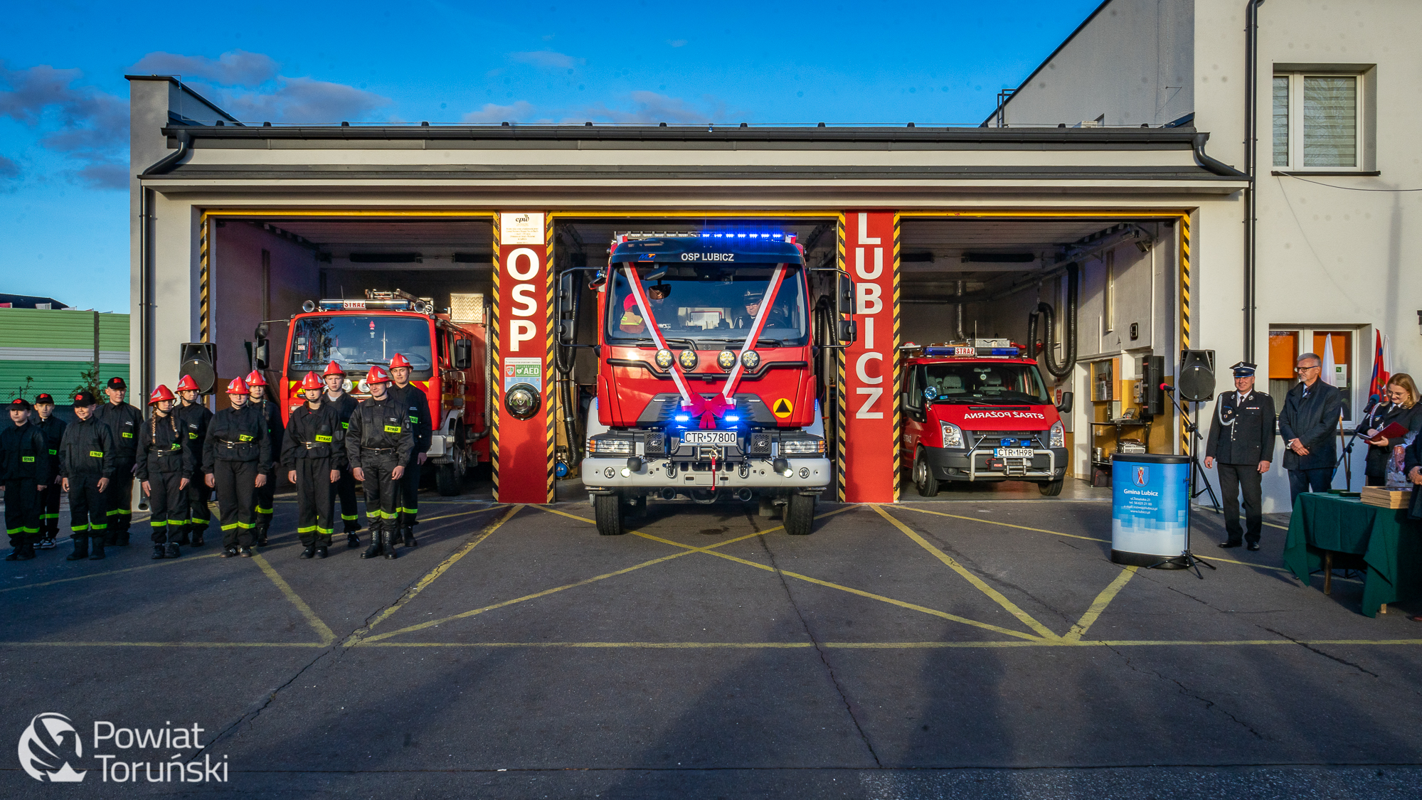 Uroczyste przekazanie nowego samochodu ratowniczo-gaśniczego dla OSP Lubicz
