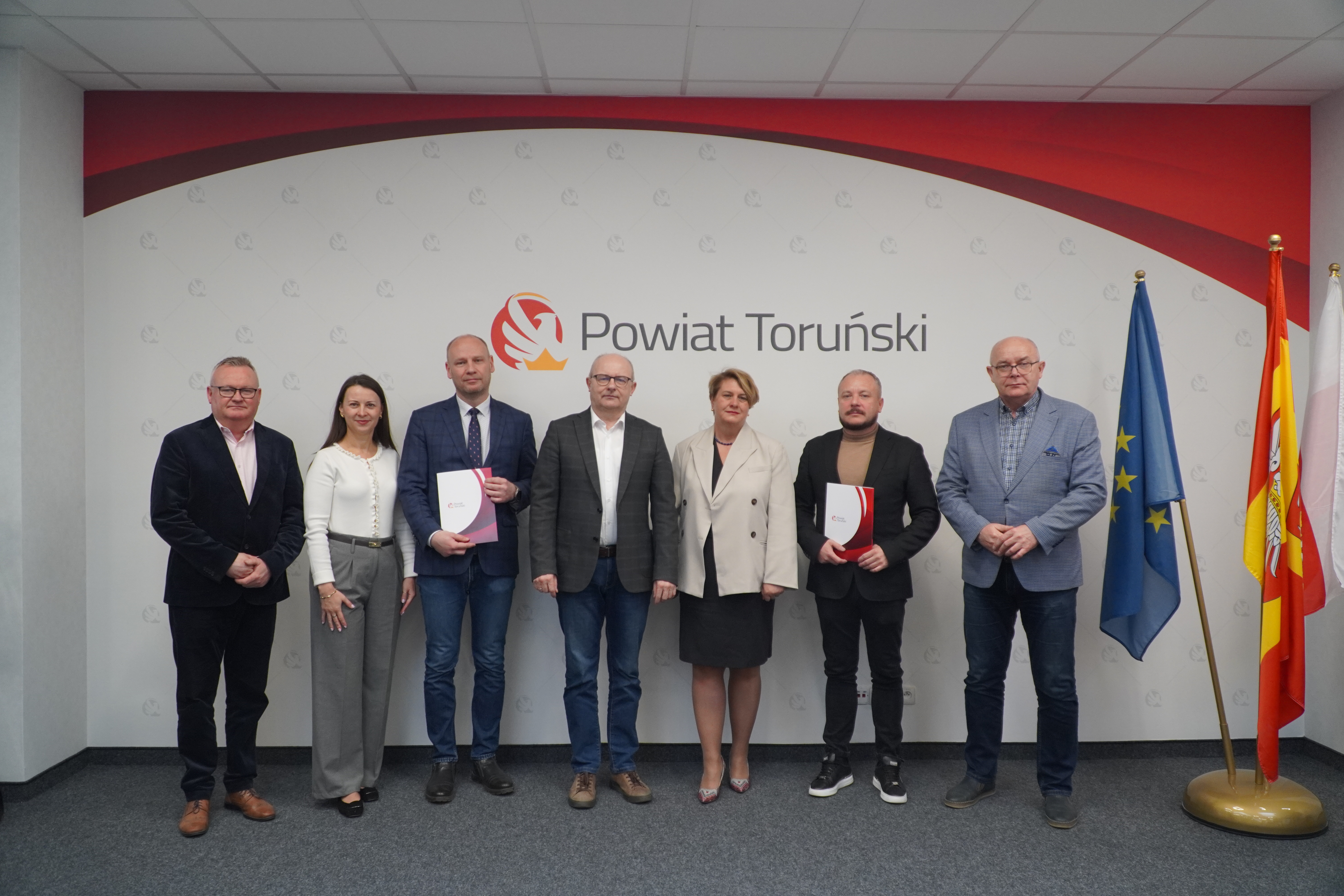 Bezpieczniej na drogach Powiatu Toruńskiego – umowa na nowe inwestycje podpisana